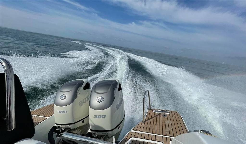 JEANNEAU CAP CAMARAT 10.5WA S2+2 x300 SUZUKI(2021)<br><a href=dettaglio.aspx?Id=284 >VAI ALLA SCHEDA</a>